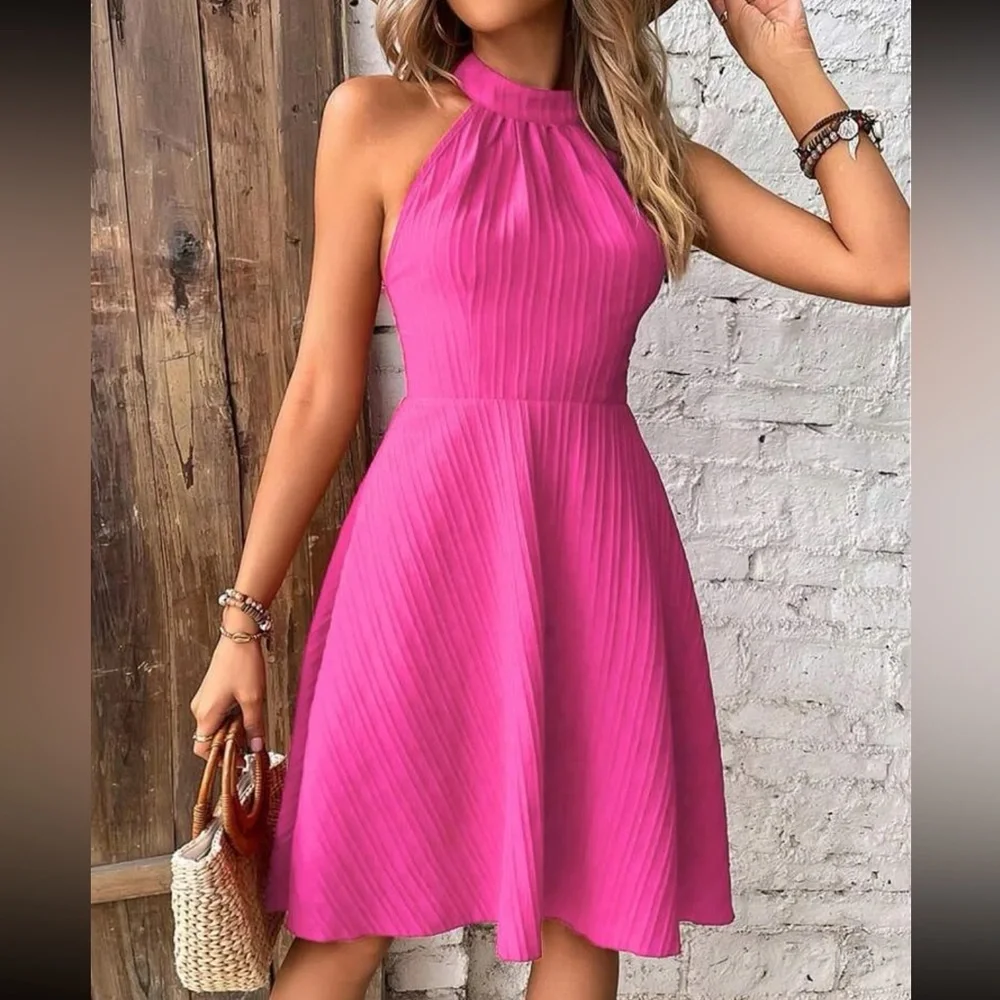 Boho lace panel open back halter dress - Picture 6 of 7